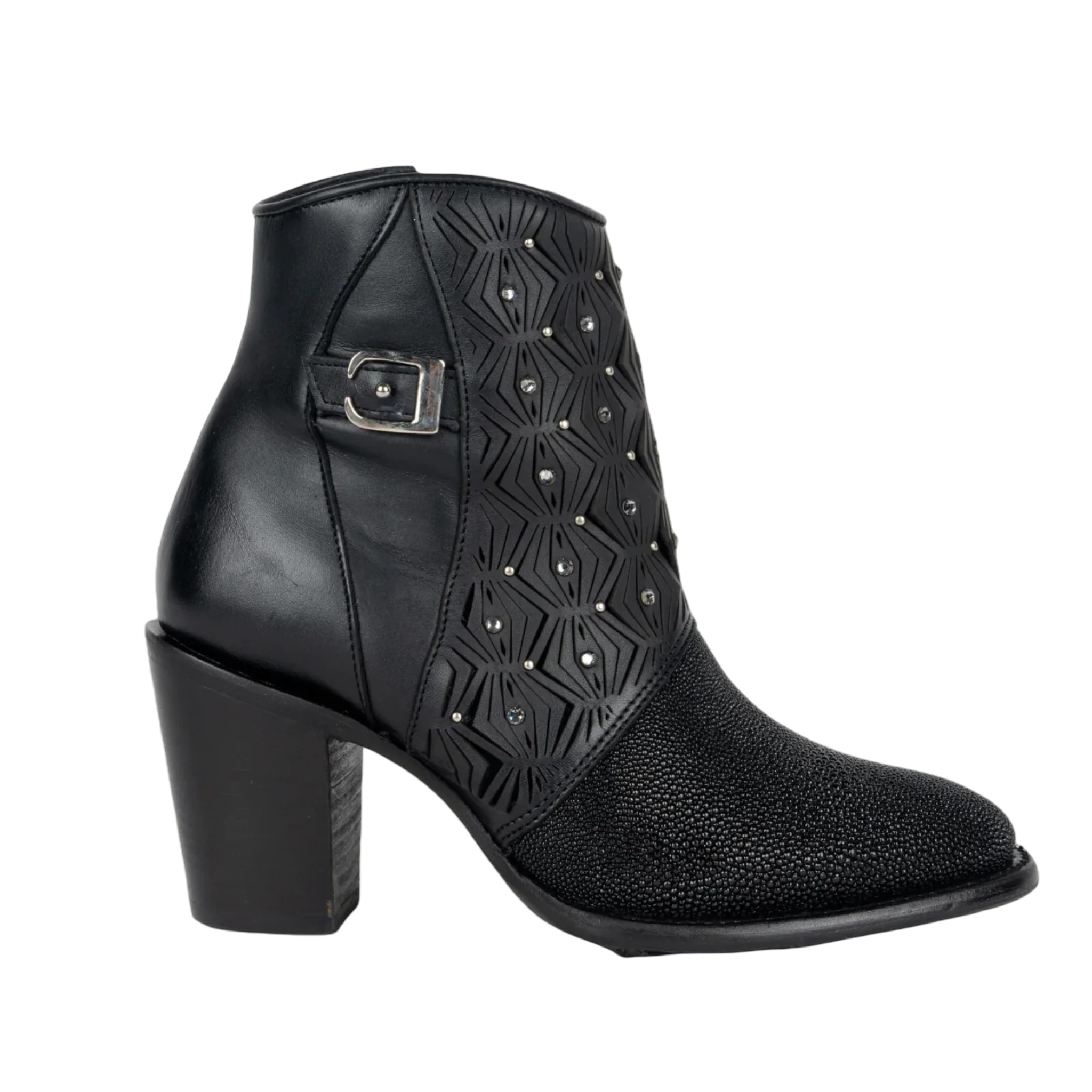 Cuadra WMN Perforated Stingray Short Boot 4V15MA Black