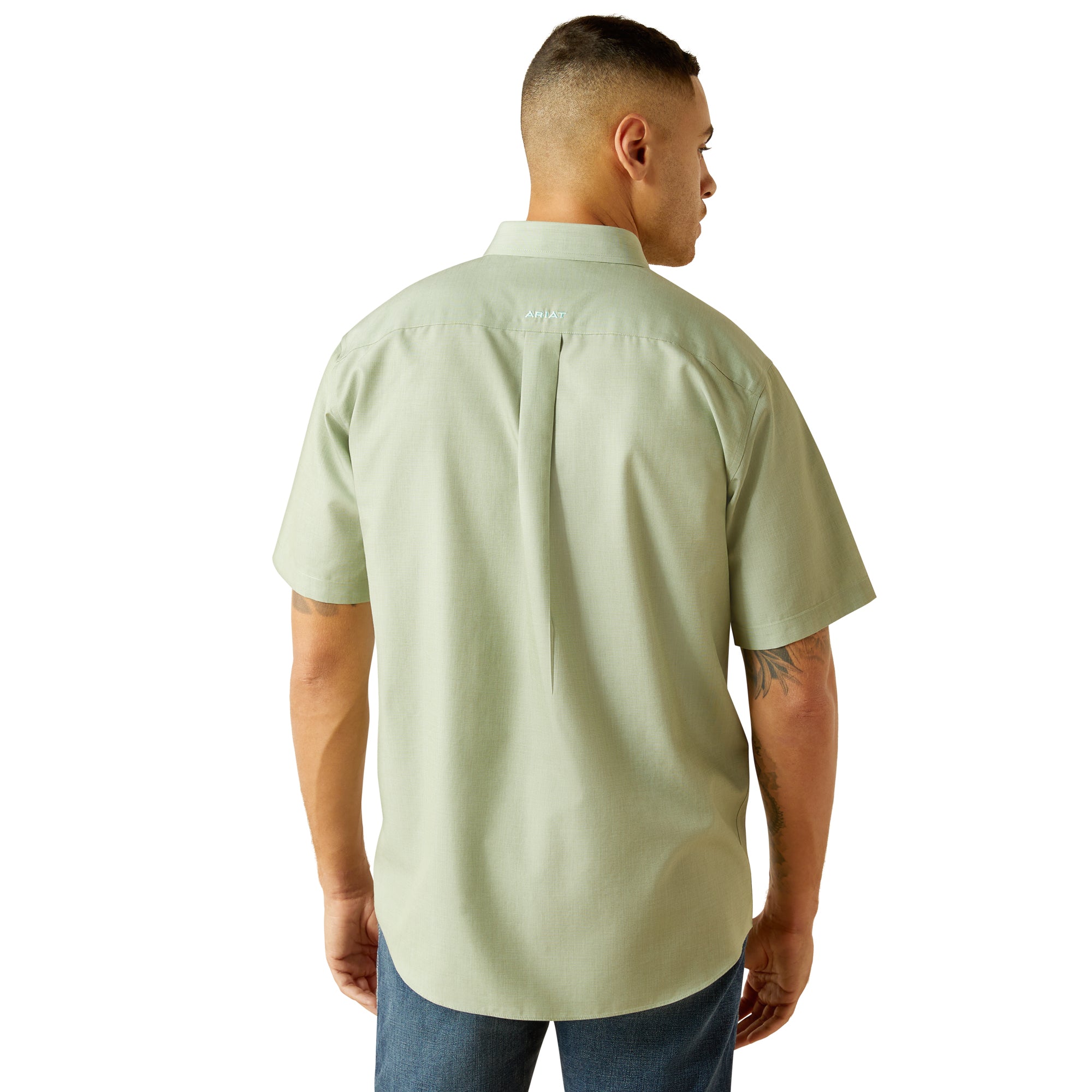Ariat Men Wrinkle Free Solid Classic Fit SS Shirt 10058980