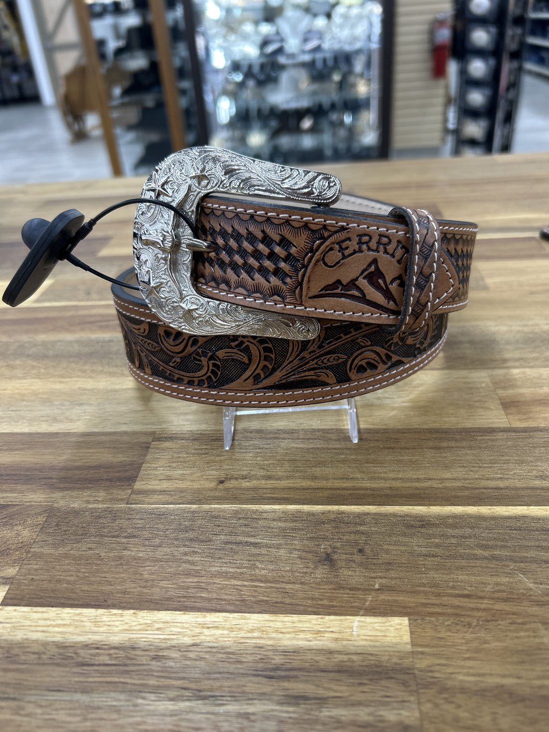 Cerrito 1.75" Men Oak Tapered Hand Tooled Belt